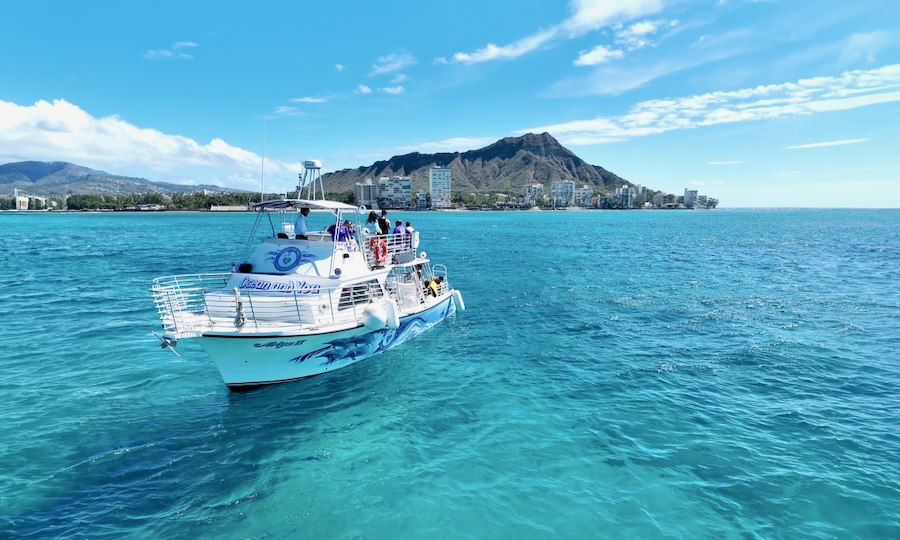 You are currently viewing 海と空が織りなす究極の贅沢時間【ハワイで貸切クルーズ】